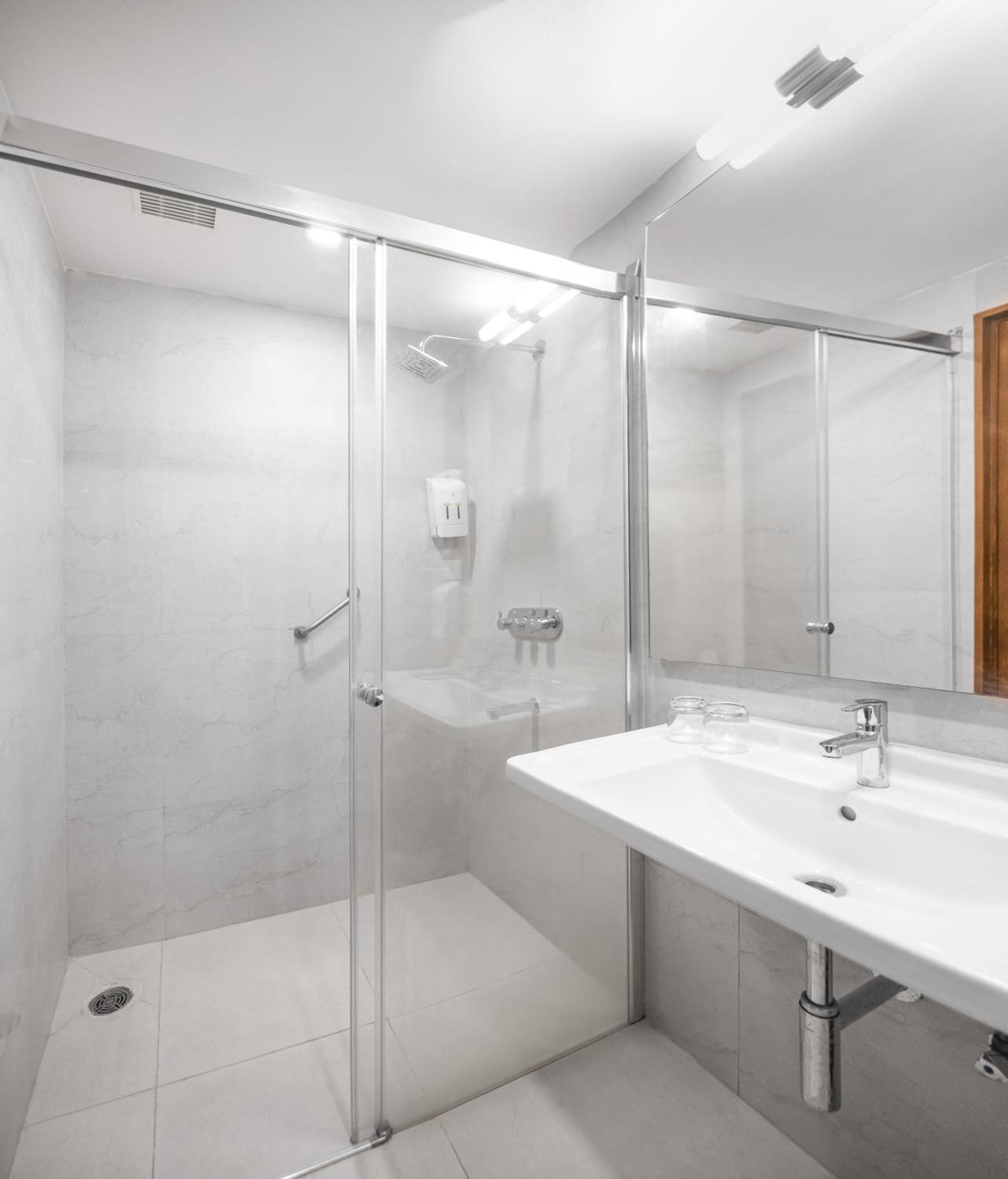Hotel Turmeric Ероде Екстериор снимка